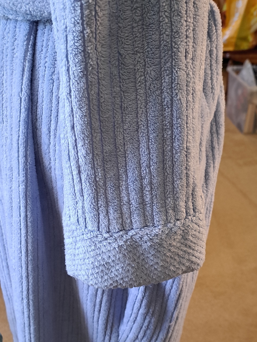 Adonna L Robe - Picture 4 of 5